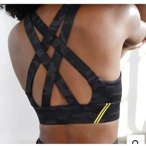 TRX Women M Sports Bra Strappy Camo Black Gray $50